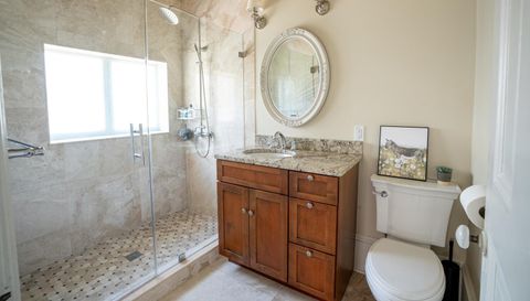 174 Avenida Menendez