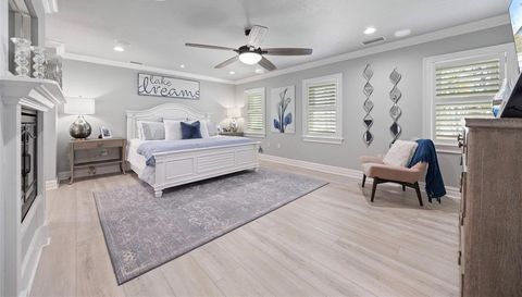 1006 Lake Cooper