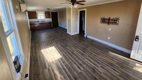 905 East Washing Street