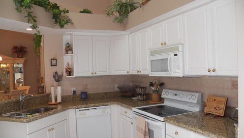 4139 Moon River Circle