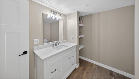 698 Shardlow Place NE