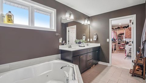 5928 Pinnacle Circle NE