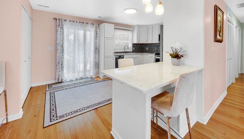 327 N Pershing Avenue