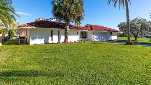 631 Palm Dr