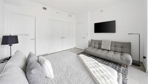 88 Sw 7th St