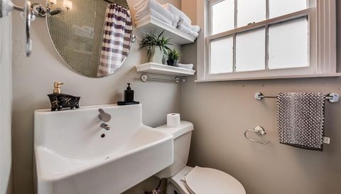 2707 Burlington Blvd