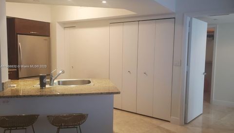 19900 W Country Club Dr