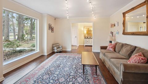 2406 Silver Falls Dr