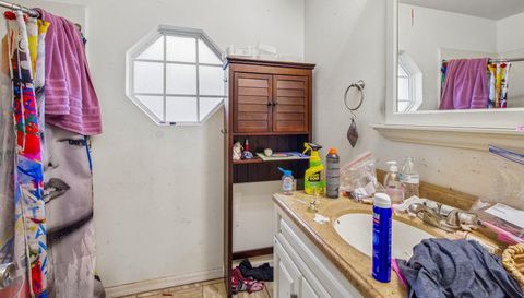379 Mott St SW