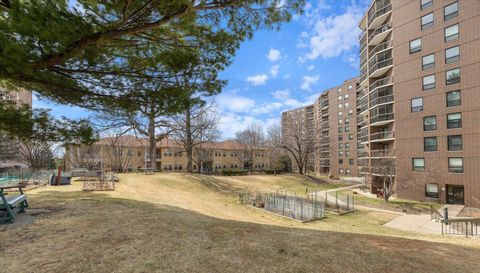 6615 Lake Shore Drive S