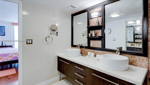 100 Bayview Dr