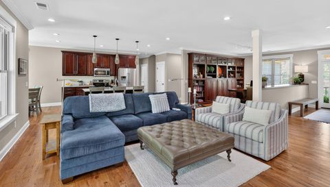 1625 River Bluffs Dr