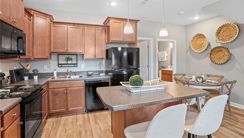 2219 Cedarbrook