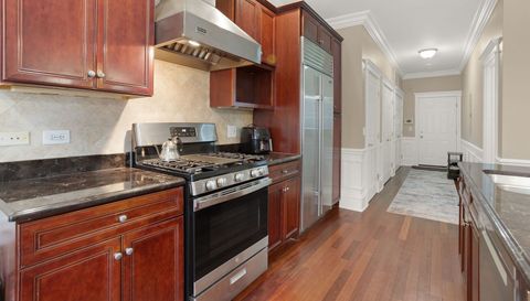 2222 W BELMONT Avenue