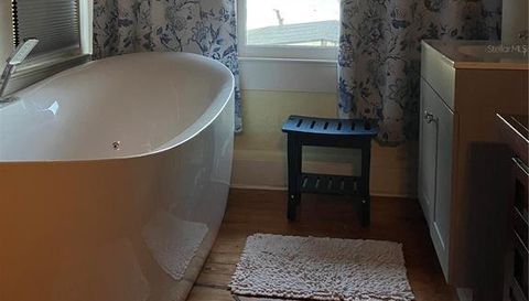 243 S CENTRAL AVENUE