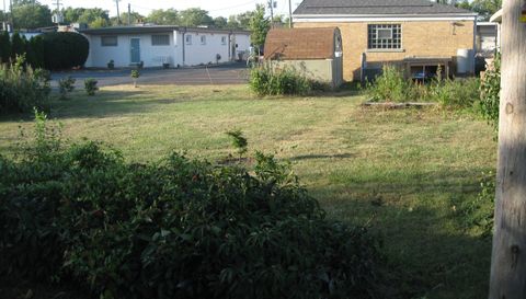 138 W Irving Park Road