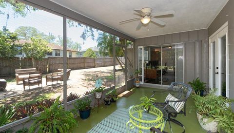 25 HARBOR WOODS CIRCLE