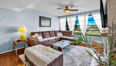 6049 Balboa Cir