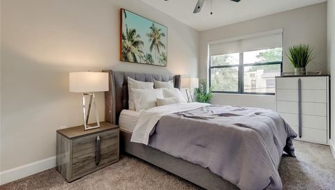 204 N MANHATTAN AVENUE