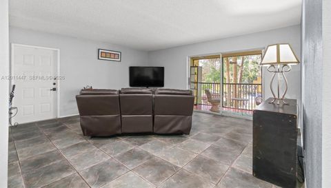 3083 N Oakland Forest Dr