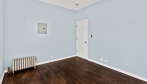 845 W Belle Plaine Avenue