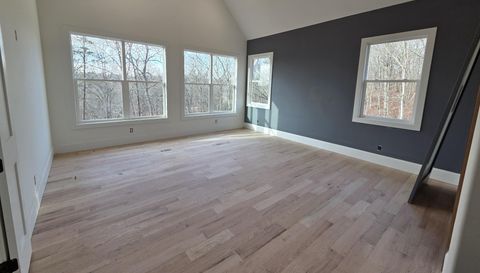 7048 Nichols Cove Dr