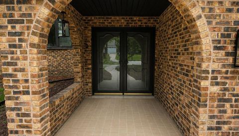 725 Birchwood Rd