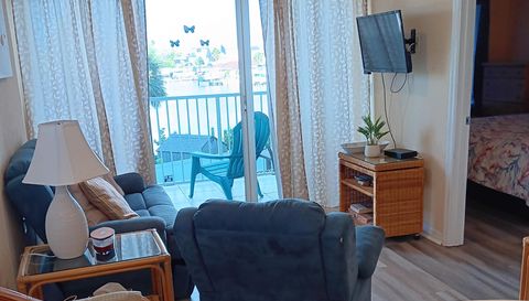 13999 Gulf Blvd #201