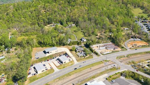 29 Small Mountain Dr