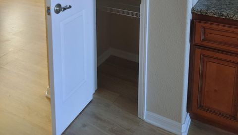 5398 Oxford Manor Cir