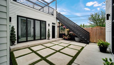 3434 W Palmer Street