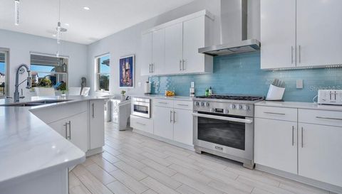 10481 ROYAL CYPRESS WAY