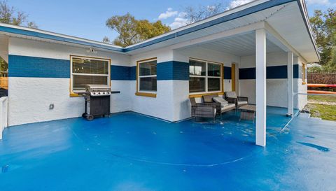 1102 E River Cove St