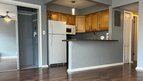 4050 NE 12th Terrace #13