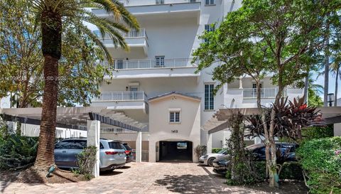 1413 Sunset Harbour Dr