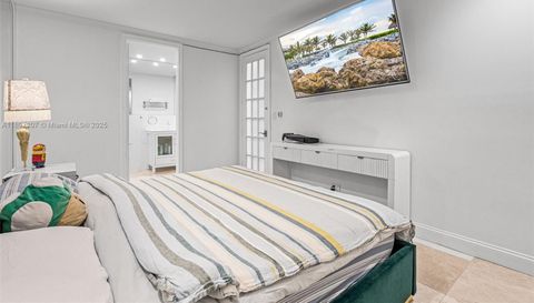 6124 Paradise Point Dr