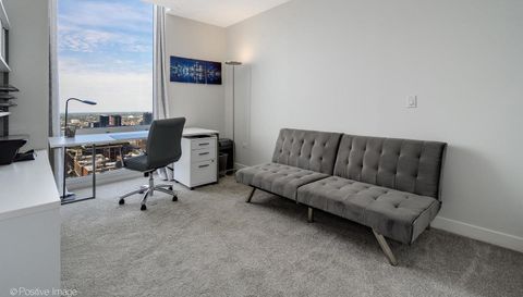 737 W Washington Boulevard