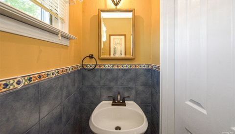 3 Yarmouth Ln