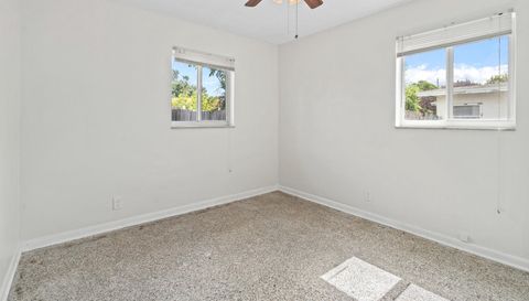522 Wilshire Dr