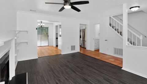 2920 Aspen Woods Entry