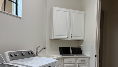 7476 Moorgate Point Way