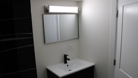 8312 S KENWOOD Avenue