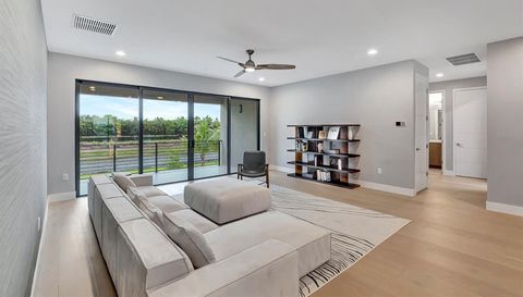 8299 Fishhawk Falls Court