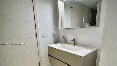 9521 E Bay Harbor Dr