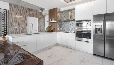 Atlantis Condominium 404 Ave De La Constitucion