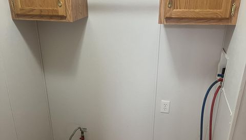 415 Crimson King Cir