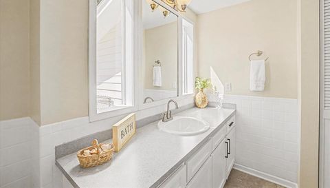 6611 Crooked Creek