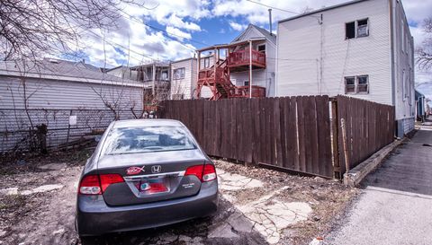 2545 N Monticello Avenue