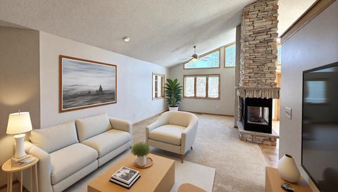 912 Aurora Circle