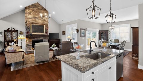 3757 Laurel Park Hwy Hendersonville